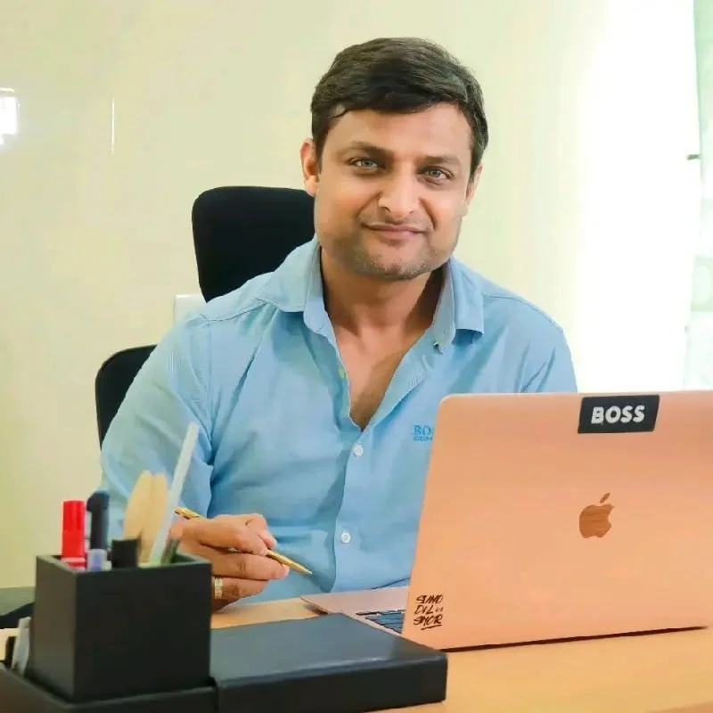 Mr Vivek Agarwal